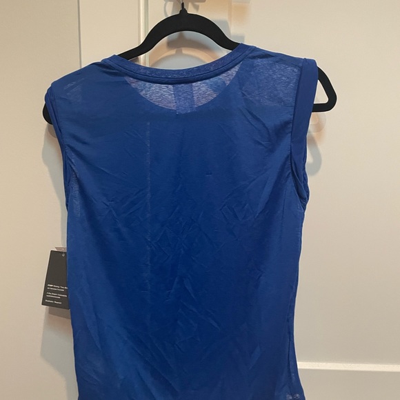 Gap fit workout top - Picture 2 of 4